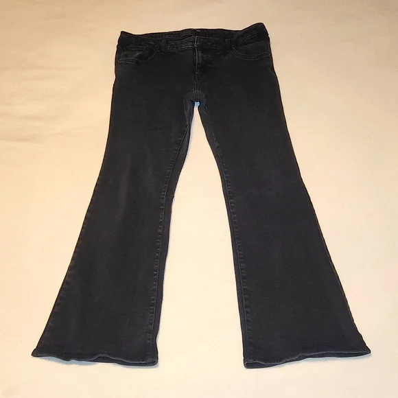 Wild Fable Low-Rise Flare Black Jeans Size 14 - Picture 1 of 6